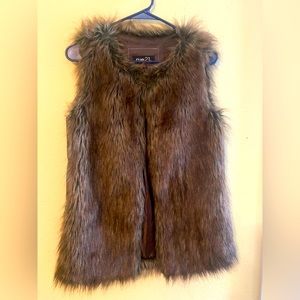 Rue 21. Faux fur vest with faux leather side inserts